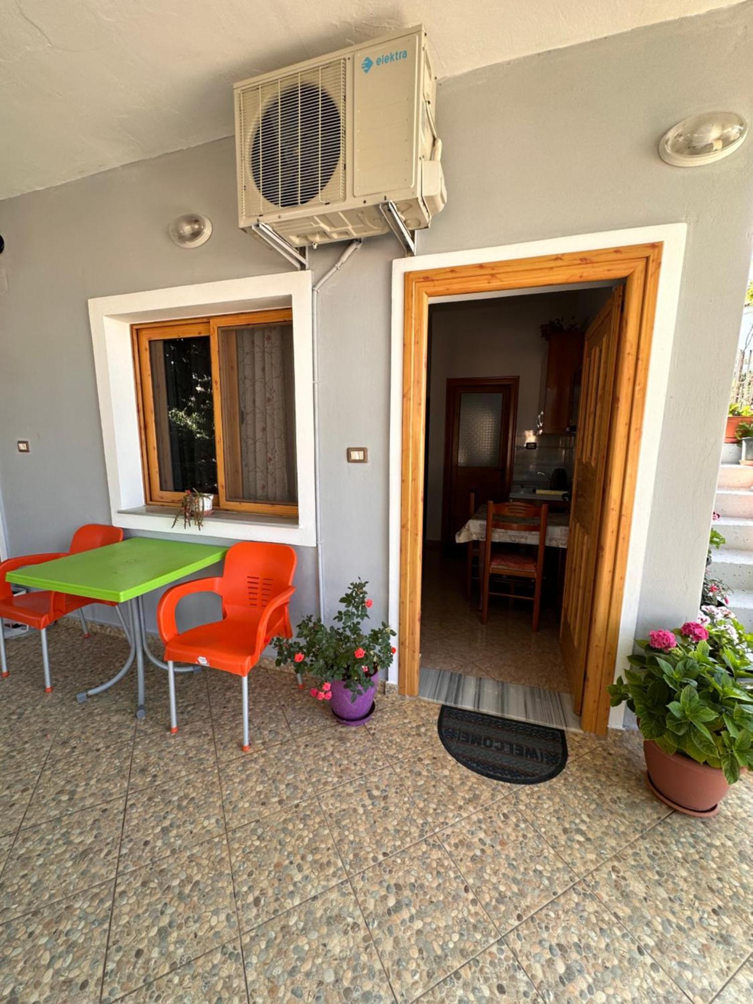 Albi'S Guesthouse Ksamil Exterior foto
